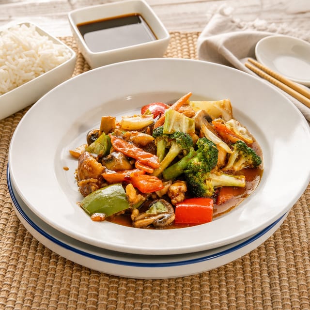 L-CHICKEN with GARLIC SAUCE.