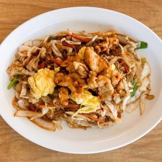 CHICKEN RICE NOODLES