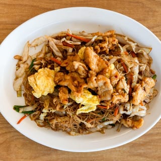 CHICKEN RICE NOODLES